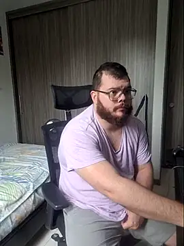 Snapshot of Edmund98 chatting on 02-24-26, 01:53 Edmund98 online show from 02-24-26, 01:53