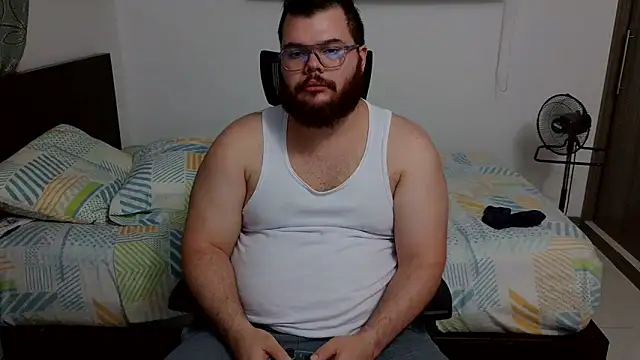 Snapshot of Edmund98 chatting on 02-25-26, 01:59 Edmund98 online show from 02-25-26, 01:59