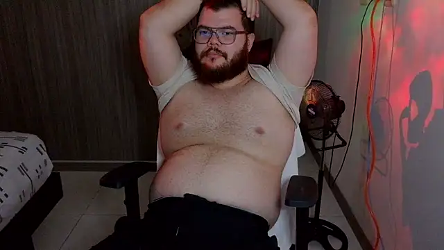 Snapshot of Edmund98 chatting on 02-26-26, 02:10 Edmund98 online show from 02-26-26, 02:10