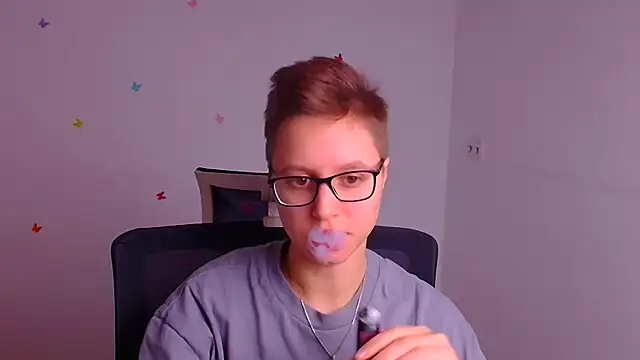 Bella Swannn online show from 03-18-25, 09:43