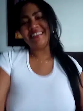 Snapshot of Ariana_Rodriguez chatting on 10-07-25, 12:13 Ariana Rodriguez online show from 10-07-25, 12:13