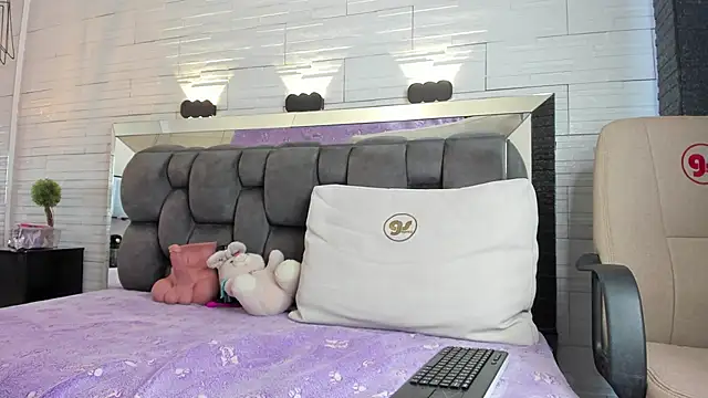 jade heartt online show from 11-07-25, 06:52