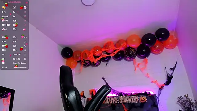 Ayliinn  online show from 10-24-25, 04:20