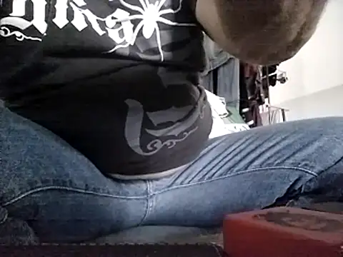 coolbrady17 online show from 10-31-25, 01:12