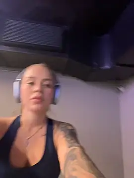 ValentinaMilann online show from 10-14-25, 05:36