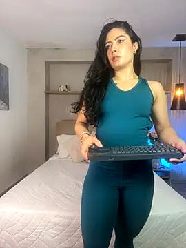 isabella winkler online show from 10-08-25, 12:14