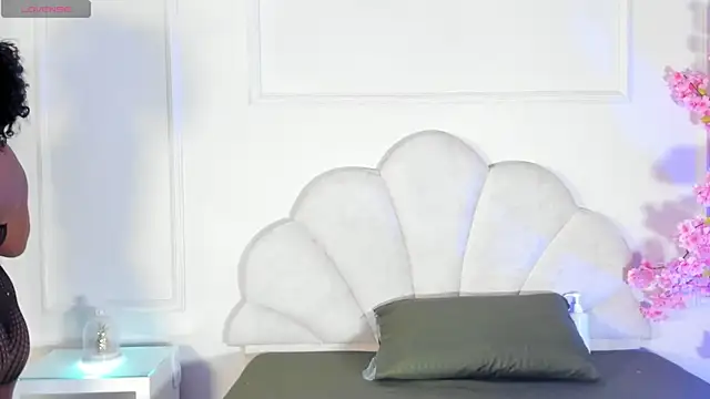 Snapshot of Candaceoweens chatting on 10-19-25, 03:51 Candaceoweens online show from 10-19-25, 03:51