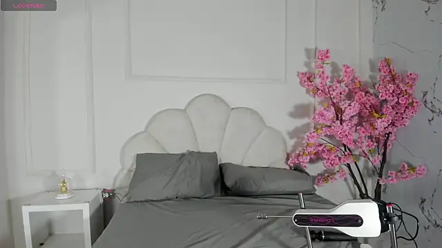 Snapshot of Candaceoweens chatting on 10-26-25, 03:45 Candaceoweens online show from 10-26-25, 03:45