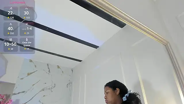 Snapshot of Candaceoweens chatting on 11-08-25, 04:56 Candaceoweens online show from 11-08-25, 04:56