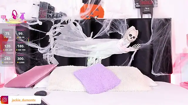 Snapshot of JackieDumont1 chatting on 10-28-25, 06:54 JackieDumont1 online show from 10-28-25, 06:54