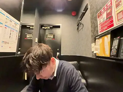 Snapshot of waka3232 chatting on 03-25-26, 11:05 waka3232 online show from 03-25-26, 11:05