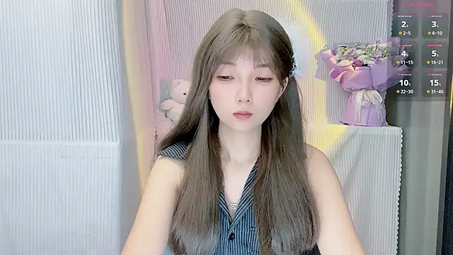 Snapshot of Evelyn-168 chatting on 10-11-25, 12:47 Evelyn-168 online show from 10-11-25, 12:47