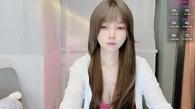 Snapshot of Evelyn-168 chatting on 11-19-25, 11:43 Evelyn-168 online show from 11-19-25, 11:43