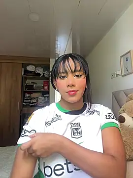 Snapshot of adalinarusell_ chatting on 03-15-26, 05:08 adalinarusell online show from 03-15-26, 05:08