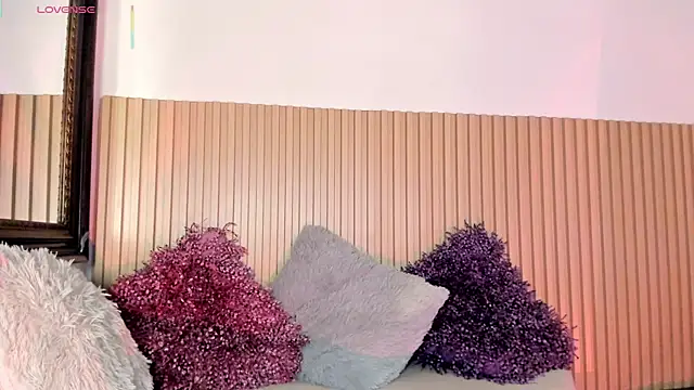 Snapshot of adalinarusell_ chatting on 03-17-26, 11:13 adalinarusell online show from 03-17-26, 11:13