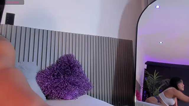 Snapshot of adalinarusell_ chatting on 04-16-26, 11:11 adalinarusell online show from 04-16-26, 11:11