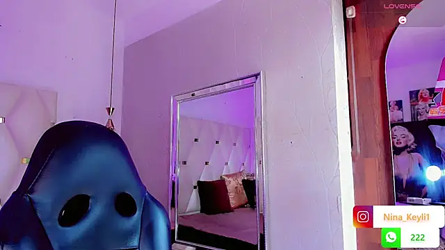 Nina Keyli online show from 12-14-25, 07:29