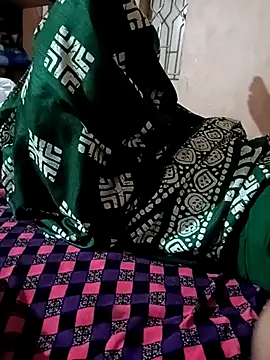 Snapshot of adp-007 chatting on 03-08-25, 06:26 adp-007 online show from 03-08-25, 06:26