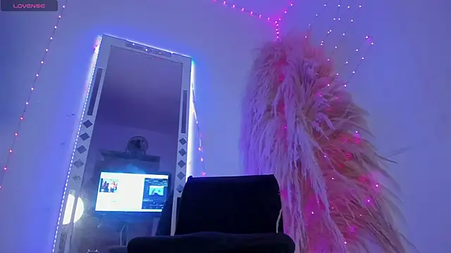 arthemisa hot online show from 10-17-25, 12:52