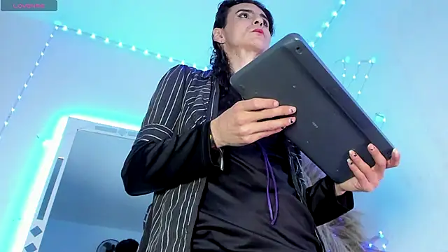 arthemisa hot online show from 10-22-25, 01:11