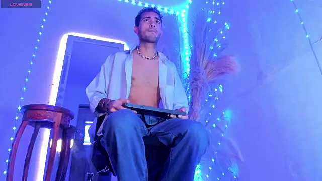 arthemisa hot online show from 11-20-25, 01:22