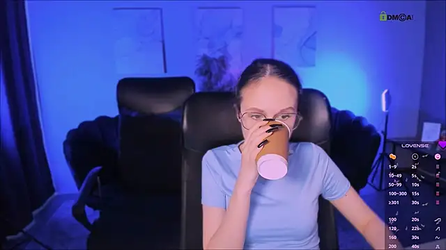 mona cloud online show from 11-23-25, 12:10