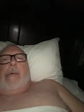 superbearboss online show from 11-18-25, 06:07