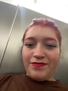 Karina Leon online show from 12-17-25, 09:10