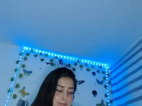 Snapshot of AlessiaFischer17 chatting on 03-13-25, 08:11 AlessiaFischer17 online show from 03-13-25, 08:11