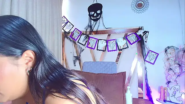 Snapshot of AvaX_777 chatting on 10-16-25, 12:28 AvaX 777 online show from 10-16-25, 12:28