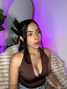  Emily Thompson  online show from 11-16-25, 03:01