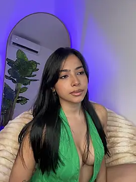  Emily Thompson  online show from 12-14-25, 02:06