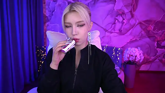 SelenaIris online show from 10-03-25, 06:21