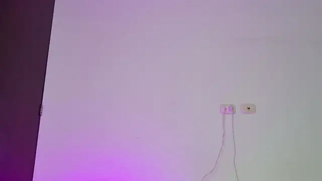 isahilton1 online show from 10-07-25, 08:17