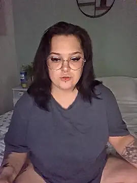 Saucy-Serenity online show from 10-19-25, 07:03