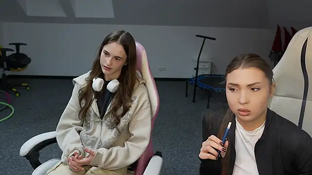 Billie054 online show from 11-08-25, 11:54