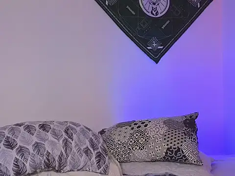 samevansx  online show from 10-24-25, 02:35