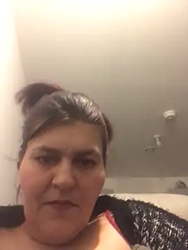 Curvy-Essex-Milf online show from 03-07-25, 09:06