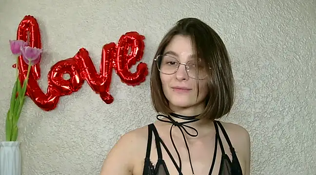 luna Gharming online show from 03-12-25, 12:47