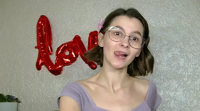 luna Gharming online show from 03-15-25, 09:52