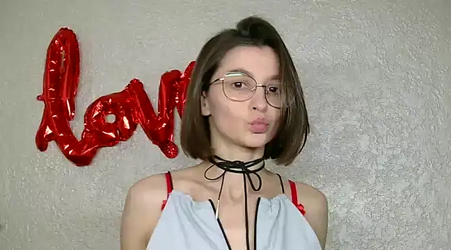 luna Gharming online show from 03-17-25, 08:29