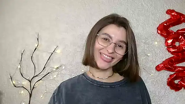 luna Gharming online show from 03-19-25, 10:55