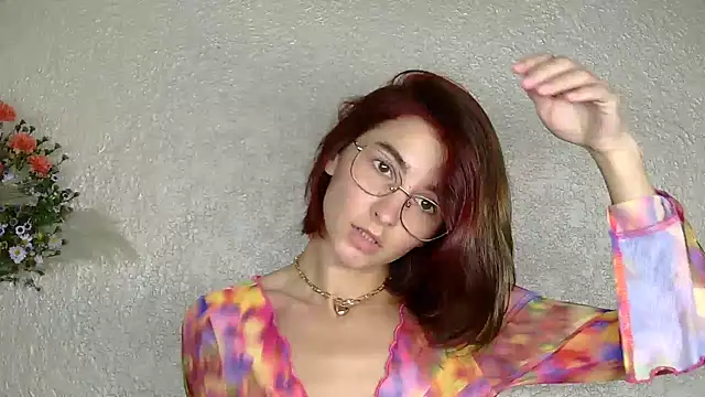 luna Gharming online show from 10-01-25, 07:14