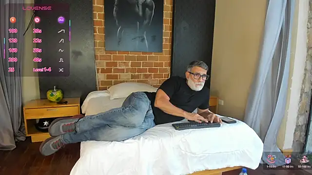 LukeCrews online show from 09-28-25, 08:03