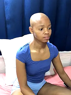 Snapshot of BondiBitch chatting on 11-03-25, 03:02 BondiBitch online show from 11-03-25, 03:02