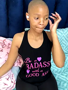 Snapshot of BondiBitch chatting on 11-08-25, 01:44 BondiBitch online show from 11-08-25, 01:44