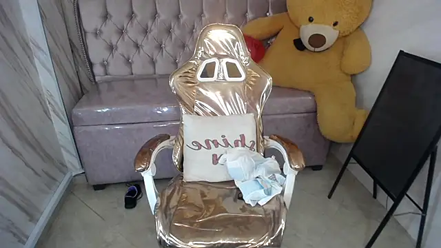 Snapshot of _wendy_b chatting on 03-13-25, 01:54 wendy b online show from 03-13-25, 01:54