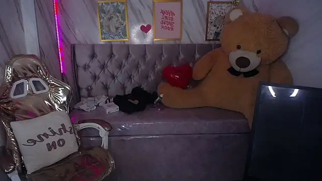 Snapshot of _wendy_b chatting on 03-14-25, 07:34 wendy b online show from 03-14-25, 07:34