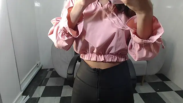 Snapshot of _wendy_b chatting on 09-19-25, 08:09 wendy b online show from 09-19-25, 08:09