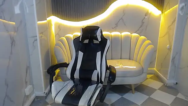 Snapshot of _wendy_b chatting on 09-26-25, 08:13 wendy b online show from 09-26-25, 08:13